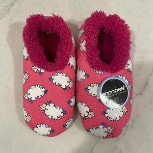 snoozies! cozy little foot coverings size small shoe sizes 5-6 NEW